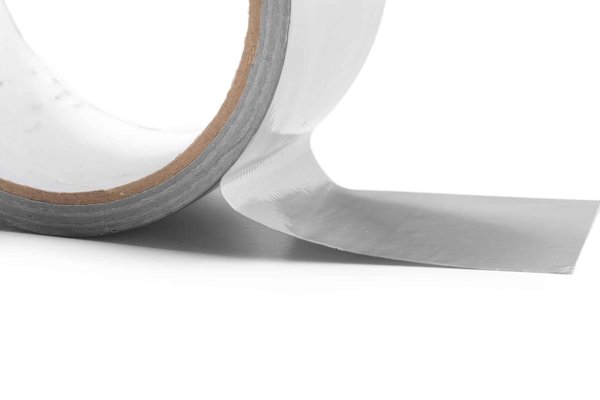 Extensions cheveux tapes injectées : pose et enlèvement